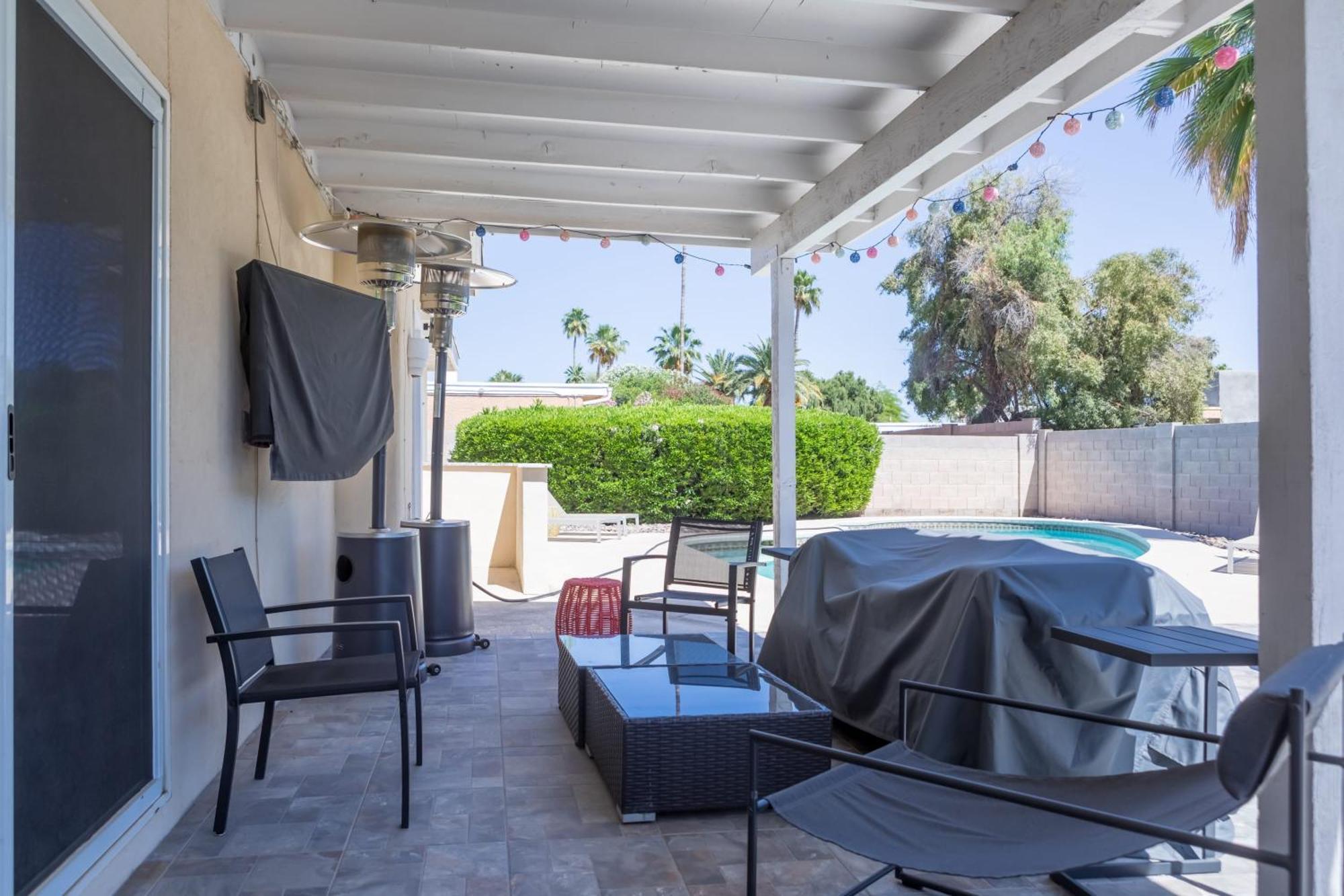 Charming House Near Kierland Pool Heater Hot Tub Holiday home