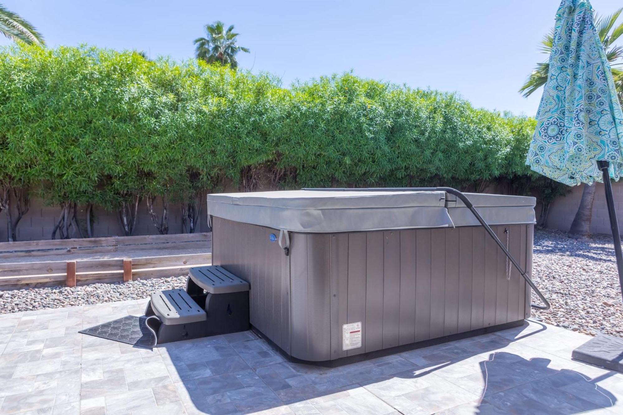 Charming House Near Kierland Pool Heater Hot Tub Holiday home Scottsdale