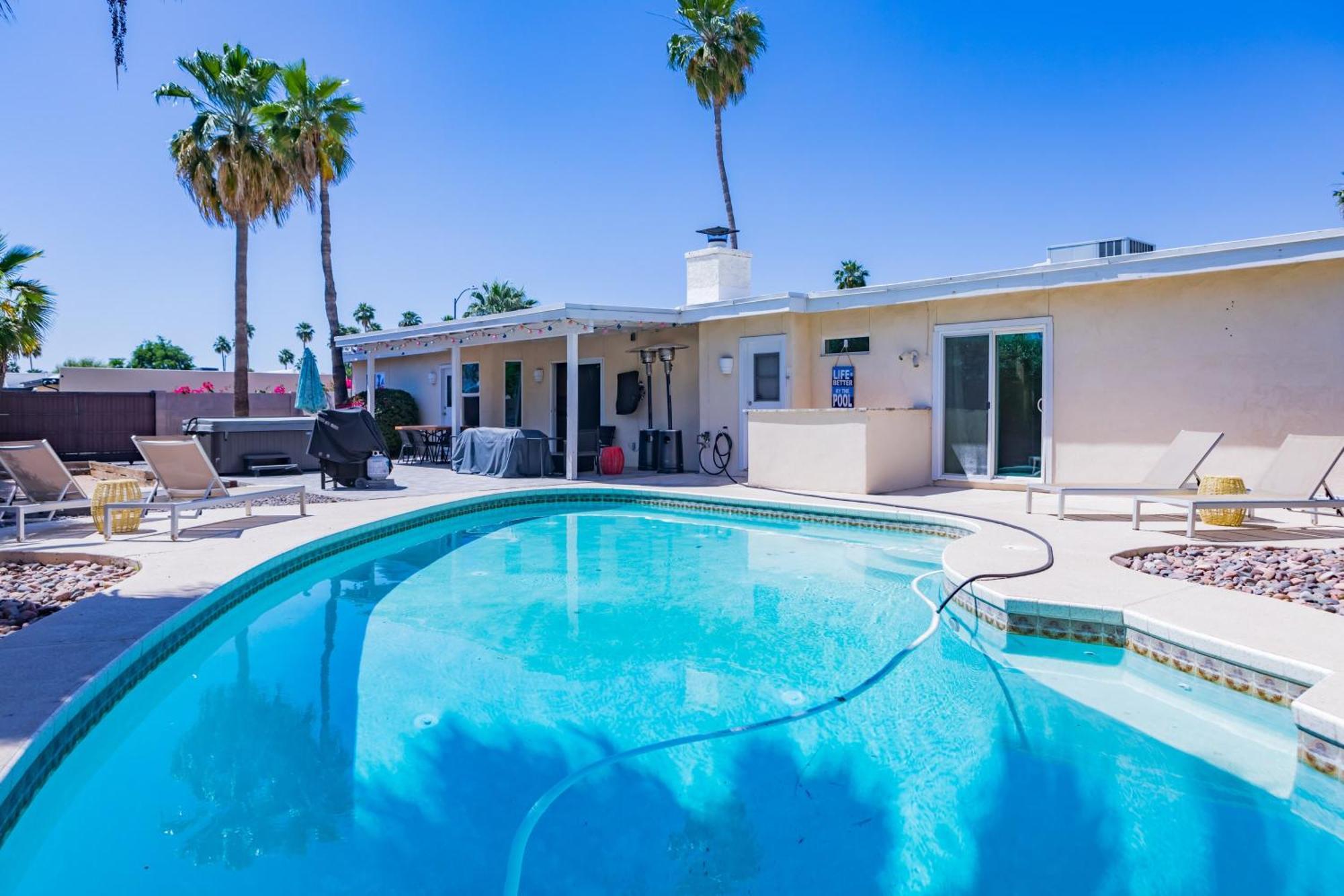 Charming House Near Kierland Pool Heater Hot Tub Holiday home Scottsdale
