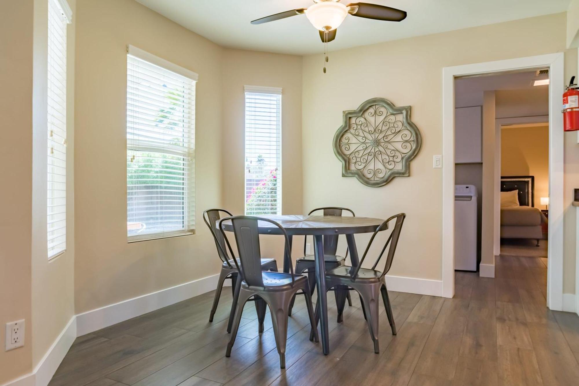 Charming House Near Kierland Pool Heater Hot Tub Holiday home