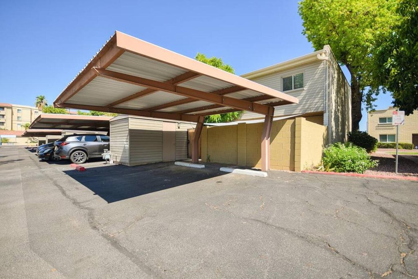 Scottsdaleking Ii -walk To Old Town 3 Bedroom Holiday home Scottsdale