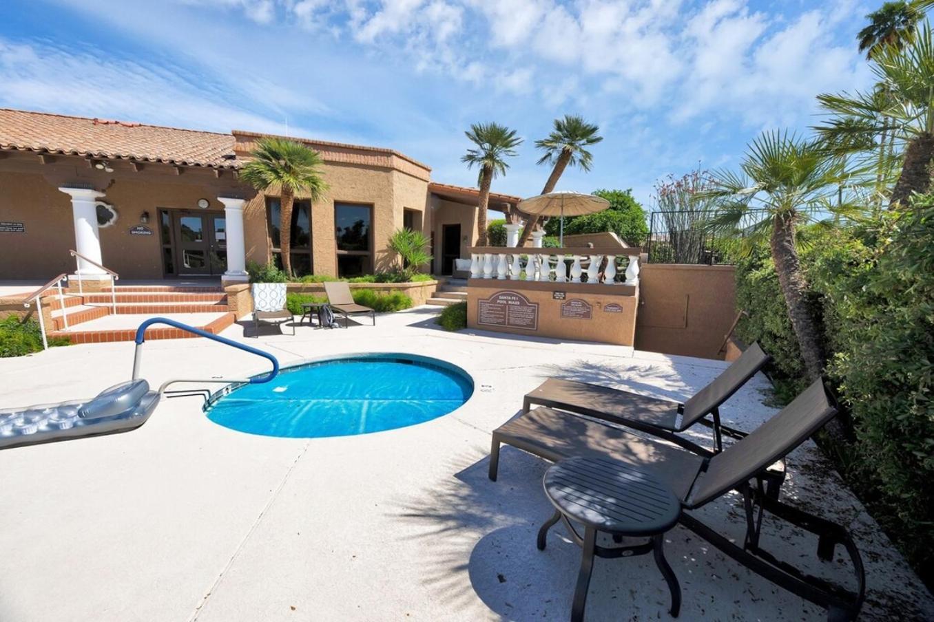 Holiday home Waterfront, Golf, Camelback Mtn View, 2 Patios *
