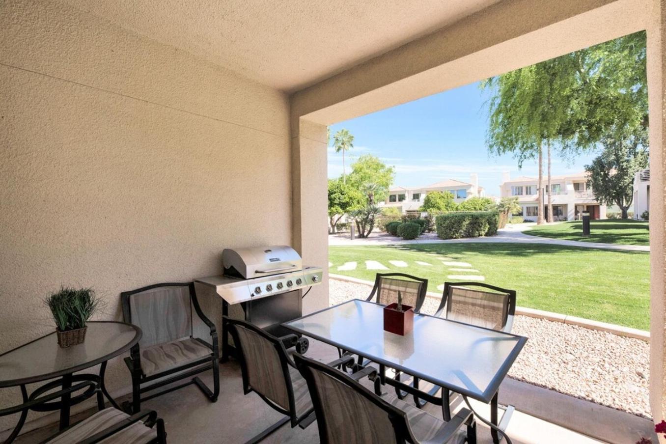 Pool-side, 1st Flr, Subd-trail, Walk 2 Dining Holiday home Scottsdale