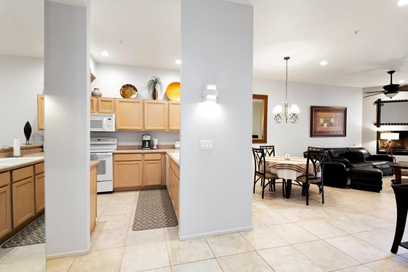 Pool-side, 1st Flr, Subd-trail, Walk 2 Dining