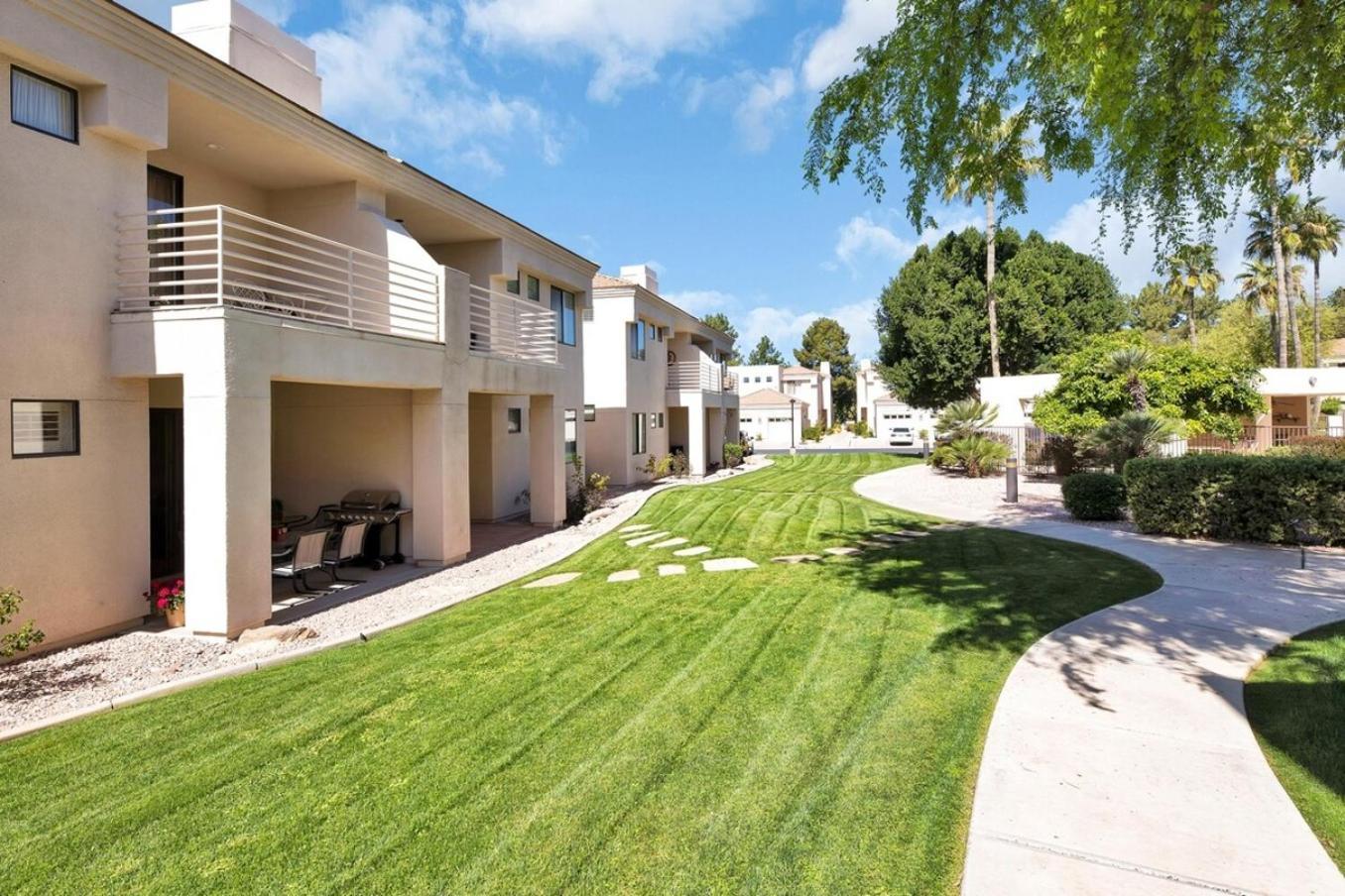 Pool-side, 1st Flr, Subd-trail, Walk 2 Dining Scottsdale