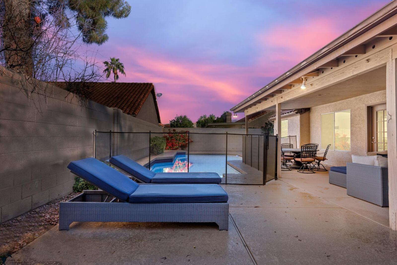Upgraded 4br With Pool & Near Golf Holiday home