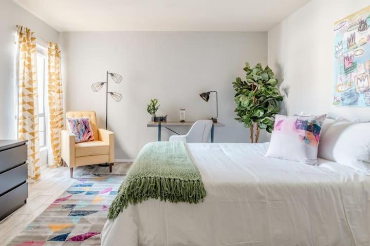 Holiday home Vibrant 1br Wpatio, Pool, & Parking Scottsdale