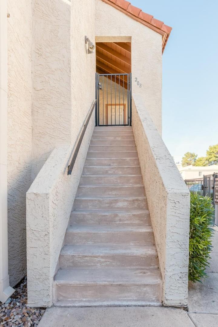 Vibrant 1br Wpatio, Pool, & Parking Scottsdale
