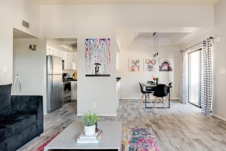 Vibrant 1br Wpatio, Pool, & Parking
