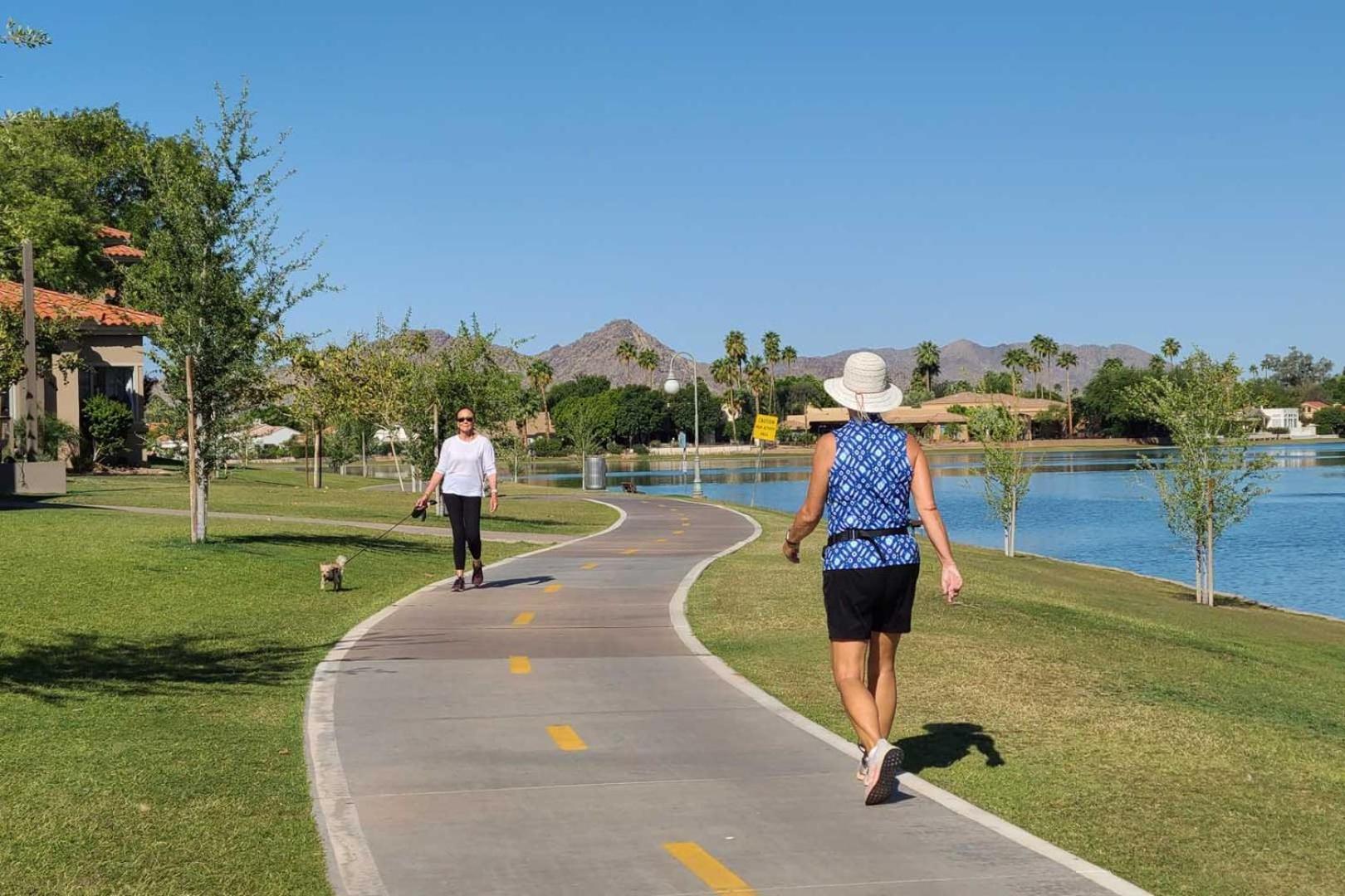 A Few Steps To Heated Pool, Tennis, Bike Trail Holiday home Scottsdale