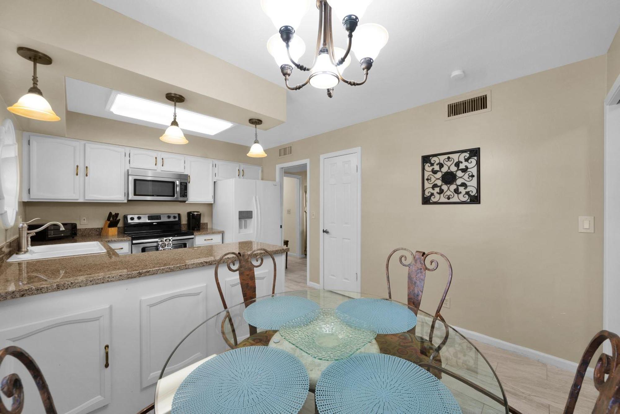 A Few Steps To Heated Pool, Tennis, Bike Trail * Scottsdale