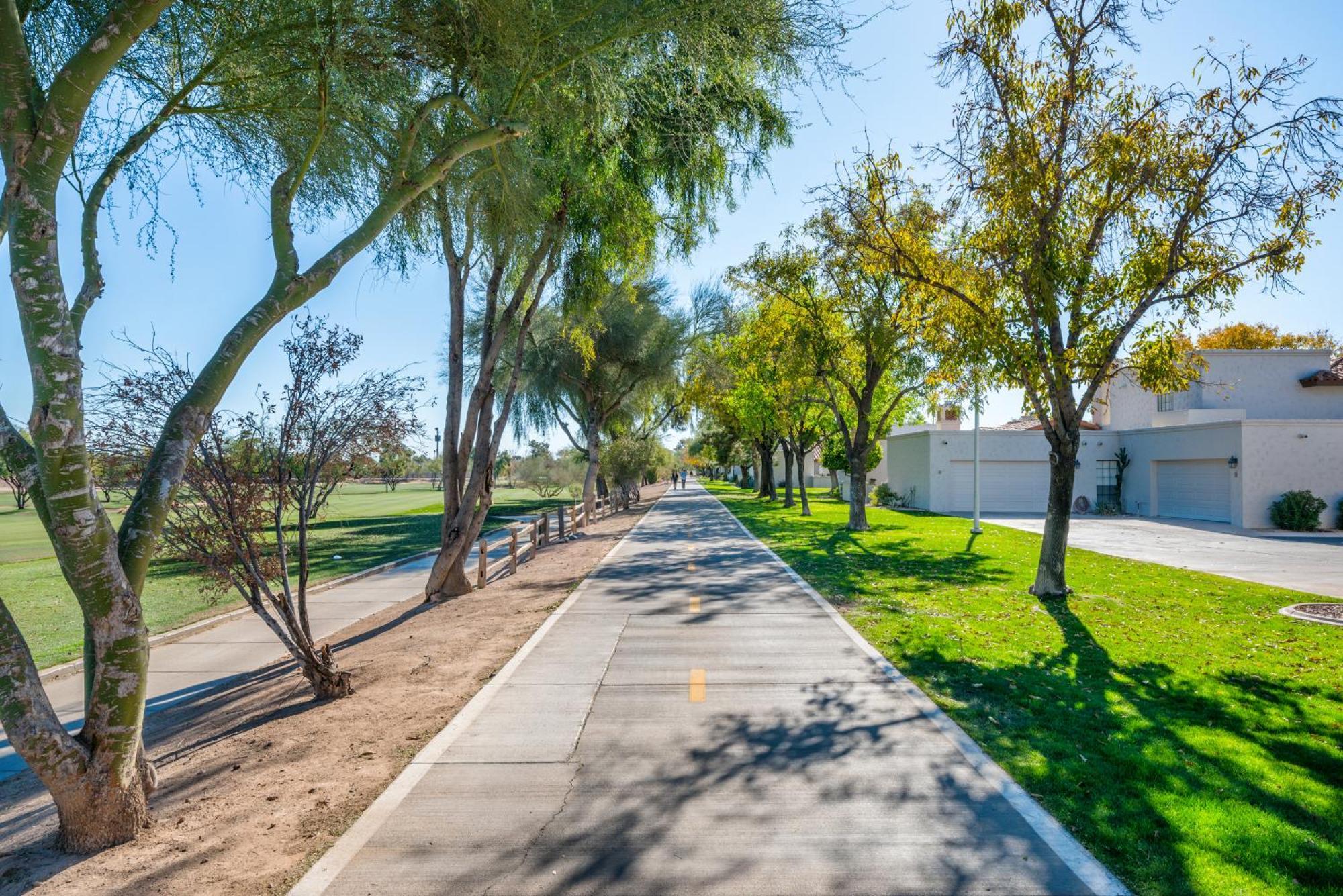 A Few Steps To Heated Pool, Tennis, Bike Trail * Scottsdale