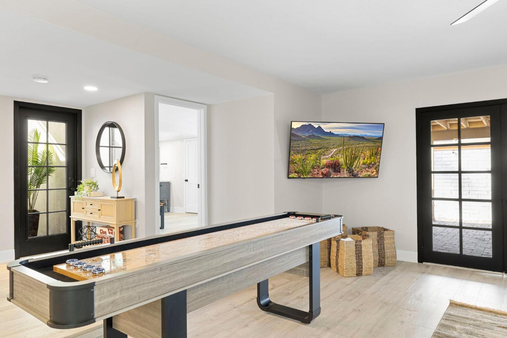 Andravida Of Old Town By Paseohomesaz - Shared Heated Pool/spa *