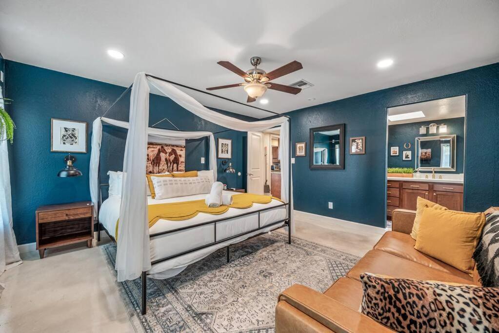 Ultimate Family Getaway W Heated Pool & Themed Holiday home Scottsdale