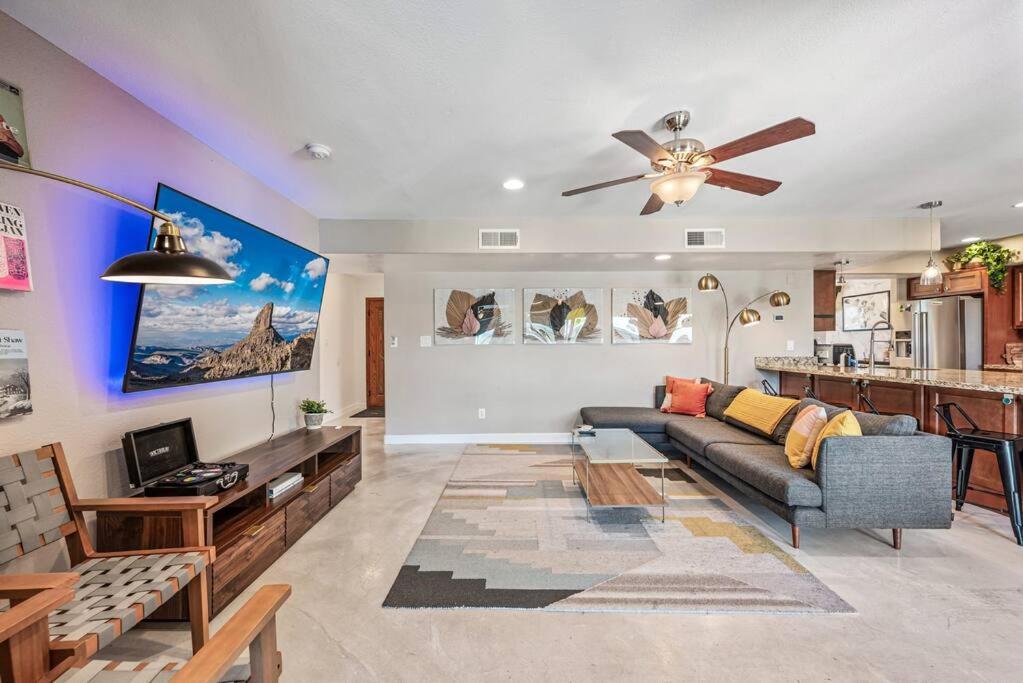 Ultimate Family Getaway W Heated Pool & Themed Holiday home *