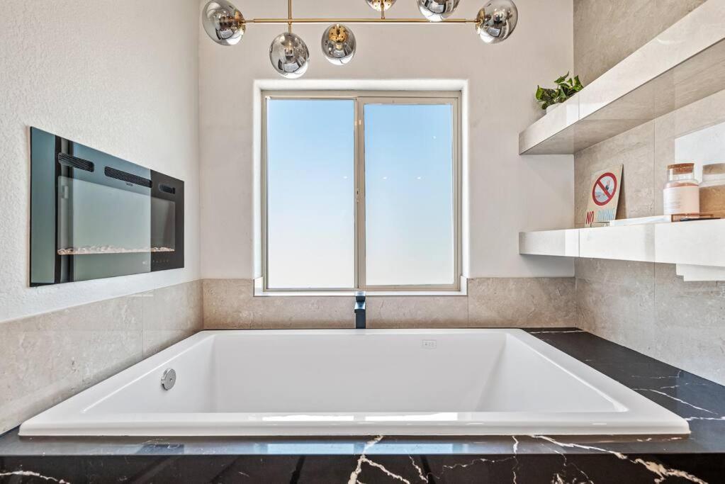 Ultimate Family Getaway W Heated Pool & Themed * Scottsdale