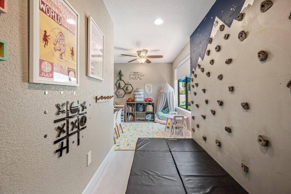 Holiday home Ultimate Family Getaway W Heated Pool & Themed Scottsdale
