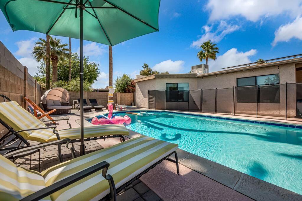 Ultimate Family Getaway W Heated Pool & Themed Holiday home *