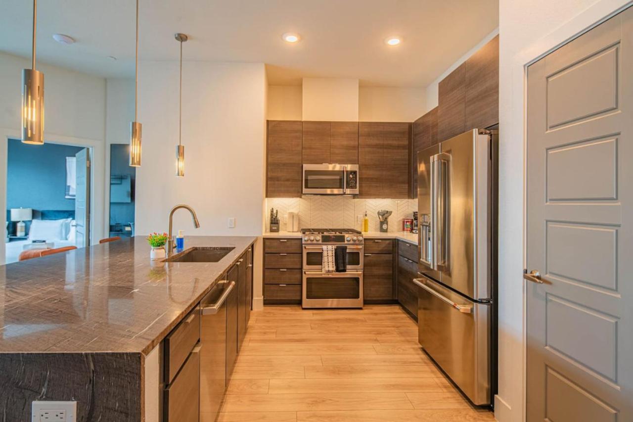 Private Rooftop, Kierland Commons, Tpc Golf, Pool, Gym Apartment *