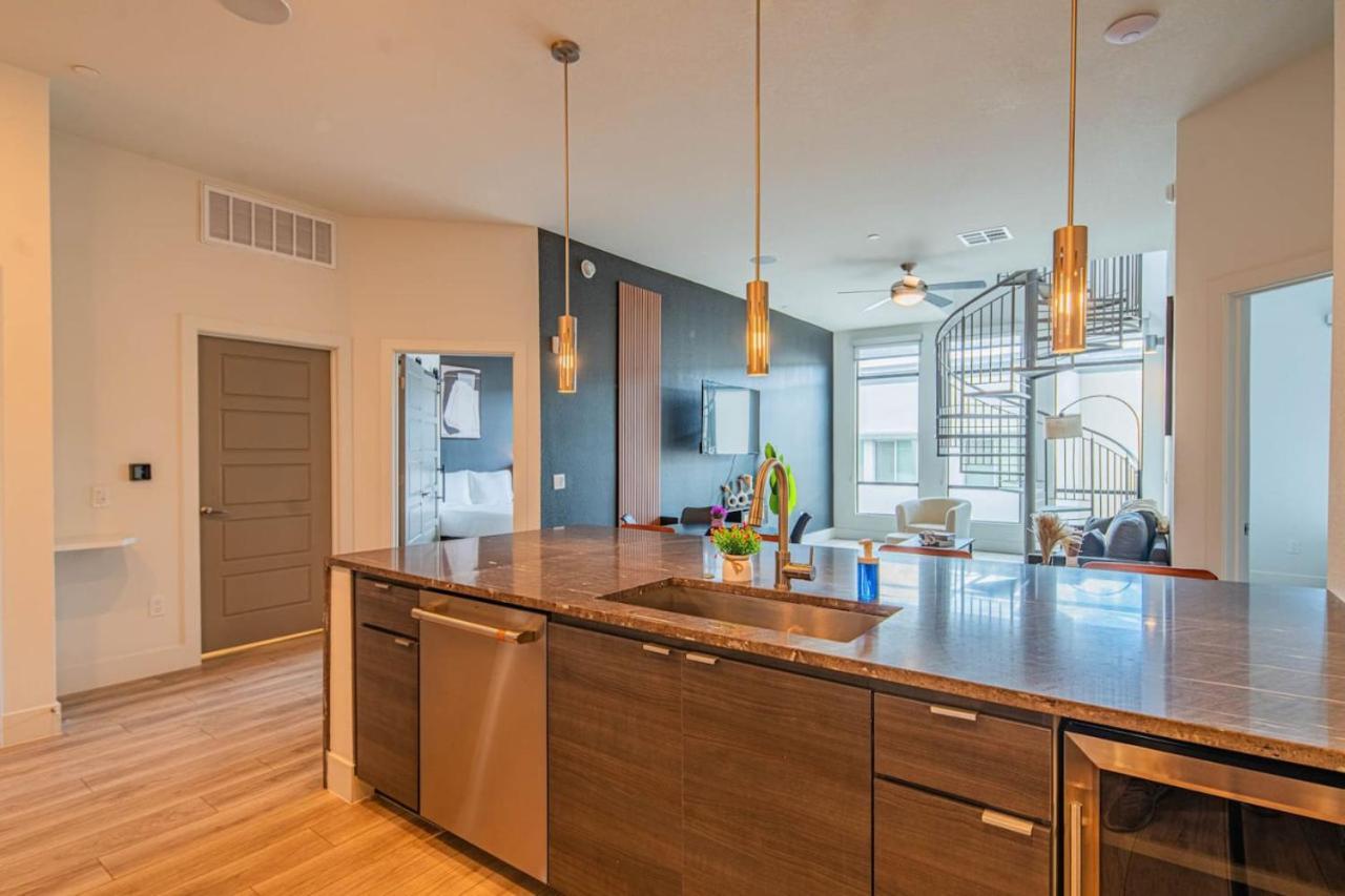 Private Rooftop, Kierland Commons, Tpc Golf, Pool, Gym Apartment