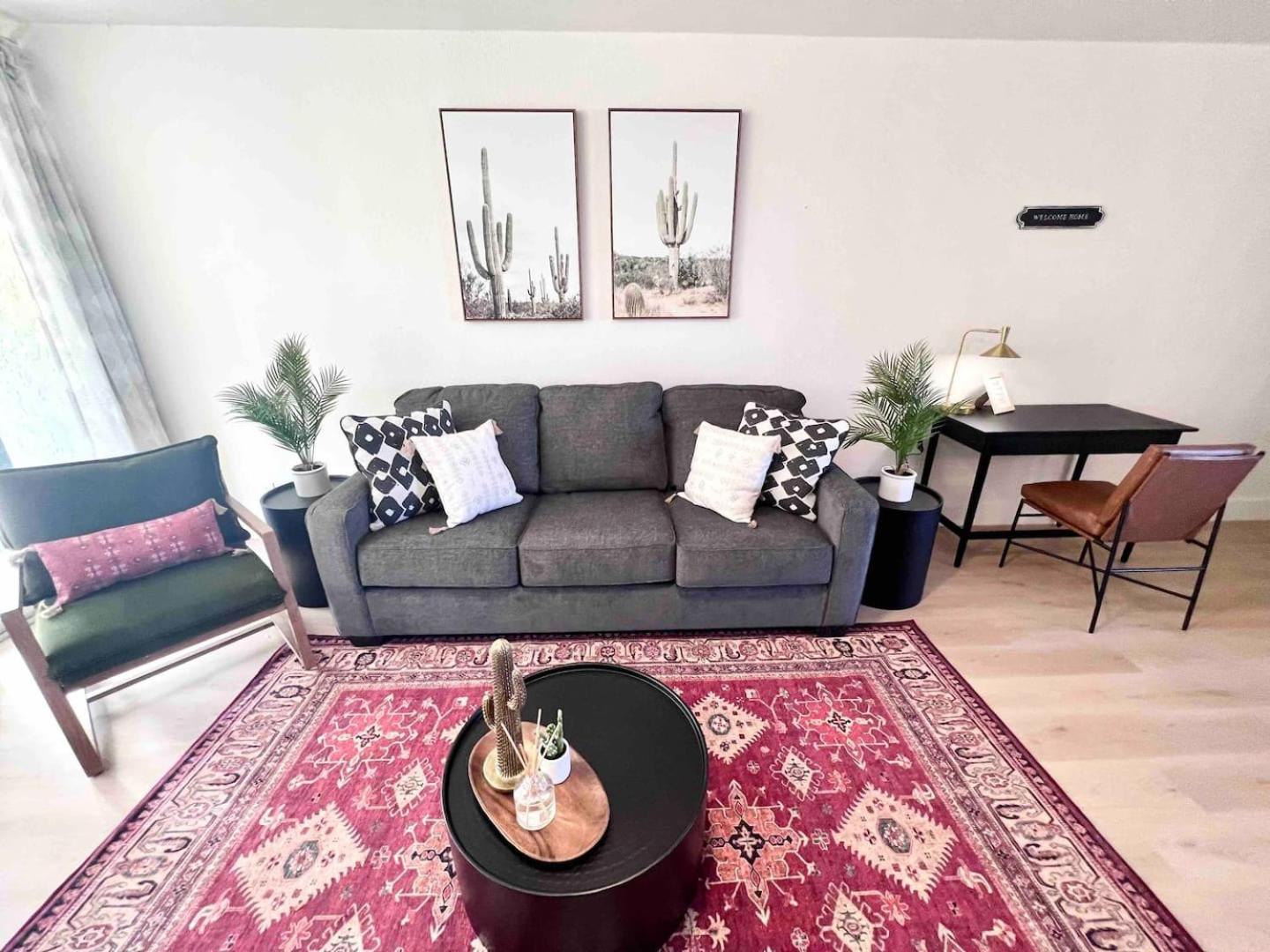 Heated Pool & Hot Tub-walk To Old Town Condo! Scottsdale
