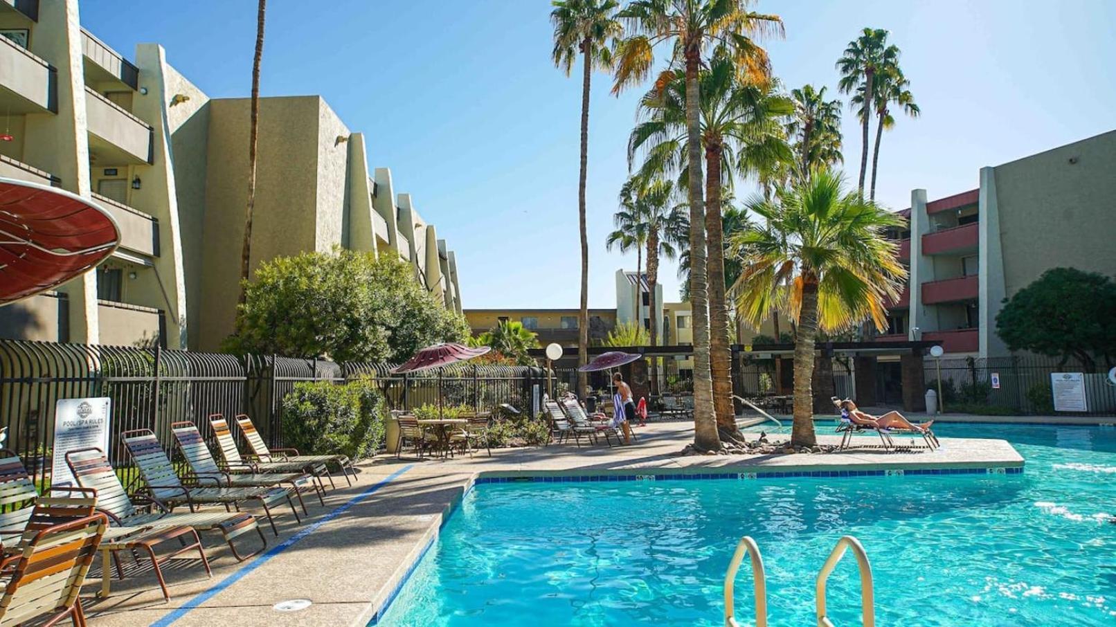 Holiday home Heated Pool & Hot Tub-walk To Old Town Condo! Scottsdale