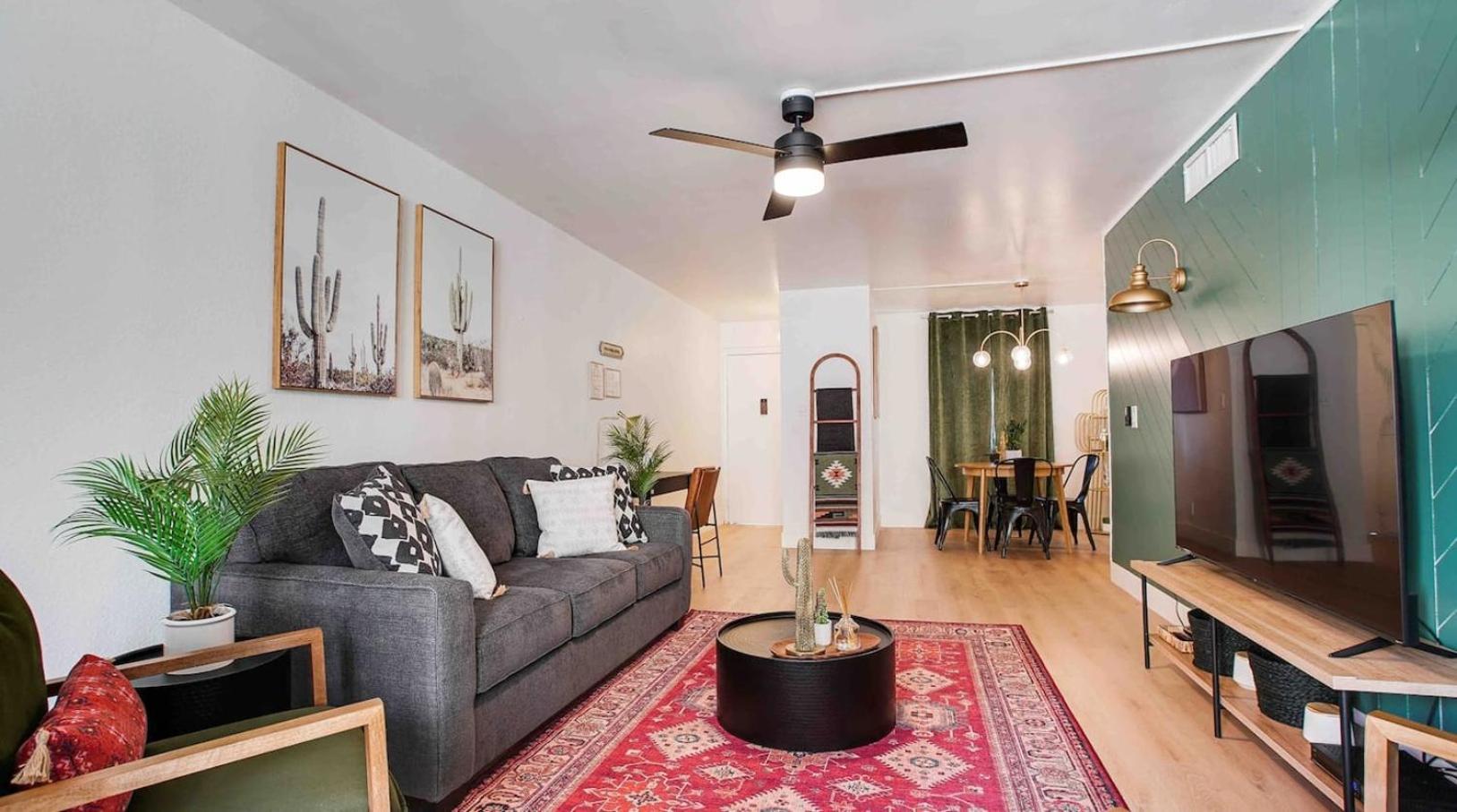 Heated Pool & Hot Tub-walk To Old Town Condo!