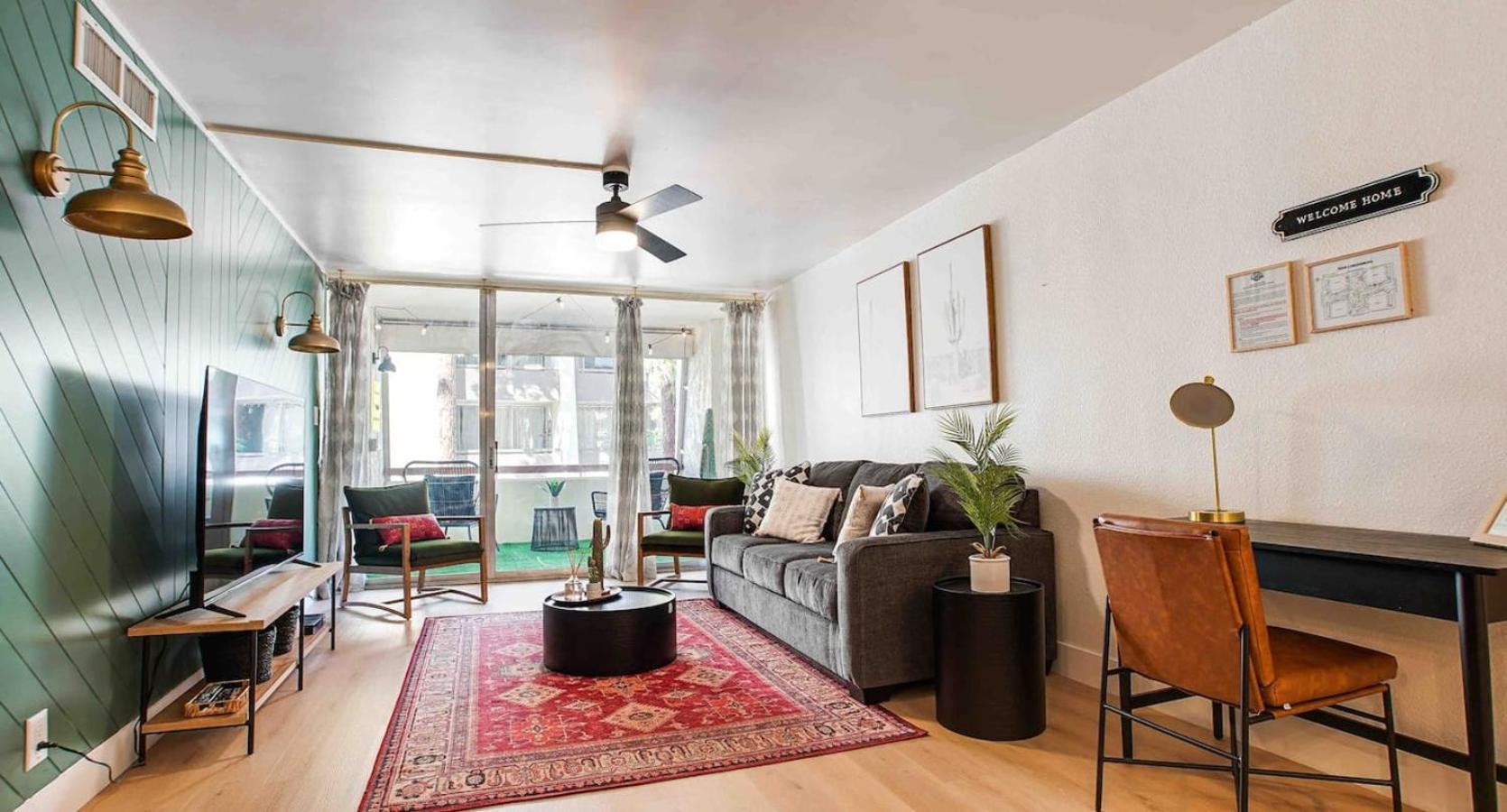 Heated Pool & Hot Tub-walk To Old Town Condo! *