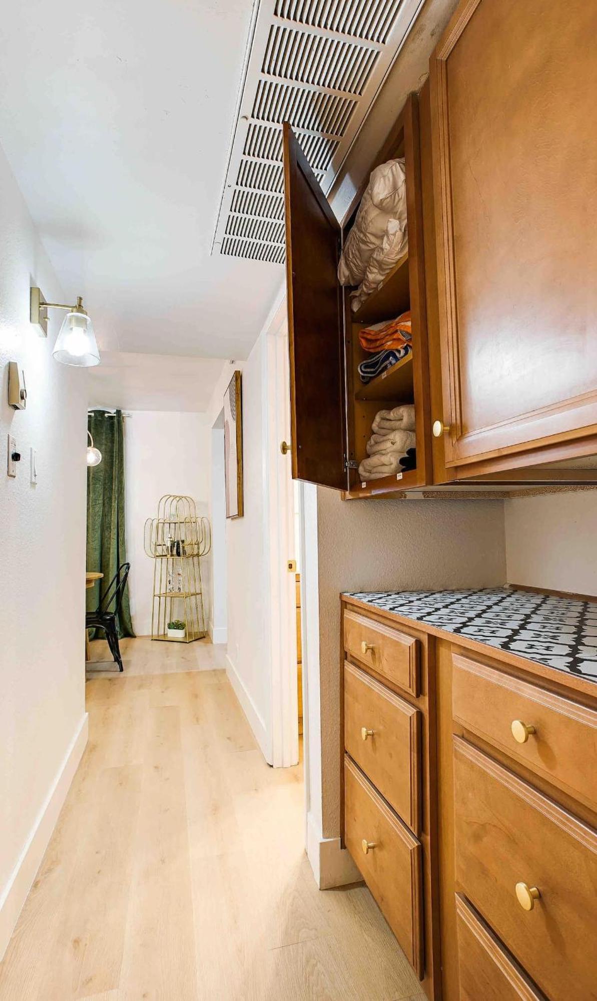 Heated Pool & Hot Tub-walk To Old Town Condo! *