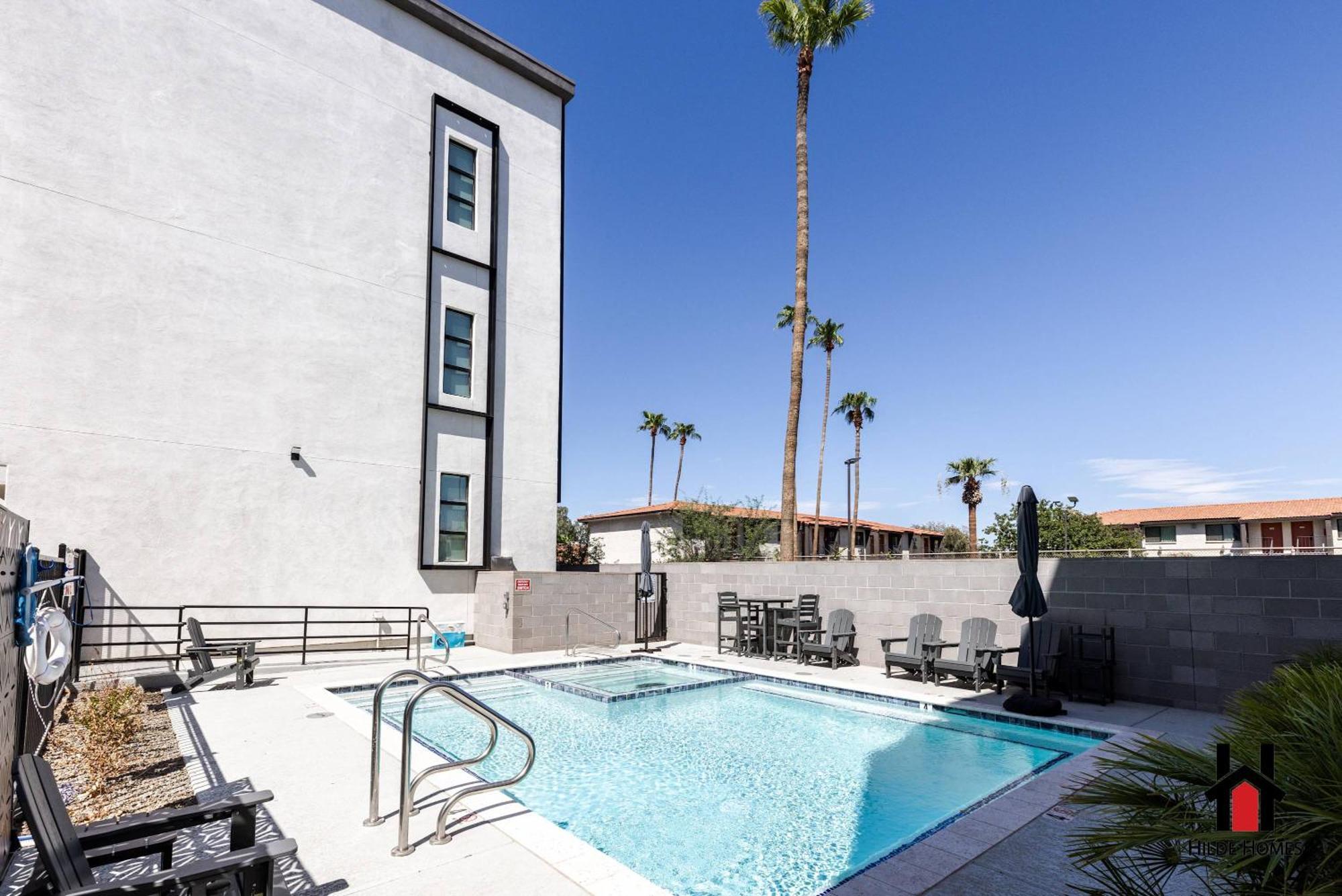 Townhome, Private Roof Terrace, Office, Garage Scottsdale