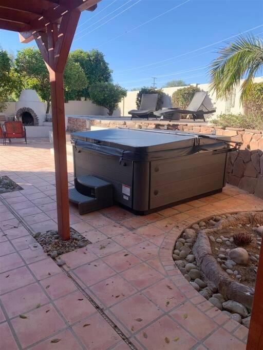 Tranquil Oasis Near Old Town, Hot Tub, Mountain Views Holiday home