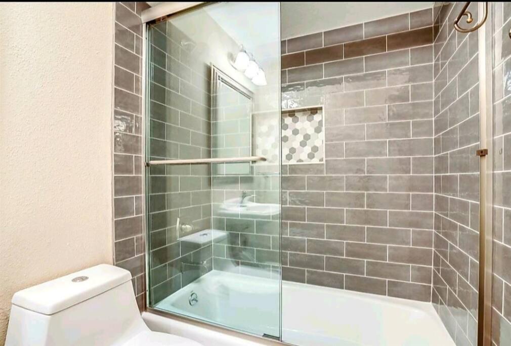 Tranquil Oasis Near Old Town, Hot Tub, Mountain Views Holiday home Scottsdale