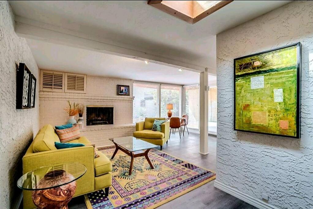 Tranquil Oasis Near Old Town, Hot Tub, Mountain Views Scottsdale