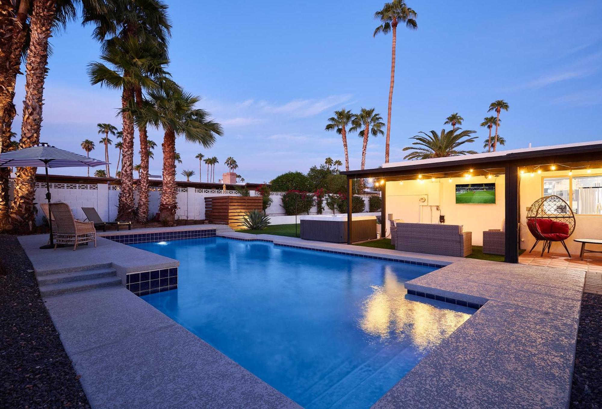 Desert Rose-hot Tub-pool Heat Avail-fire Pit-golf! Holiday home *