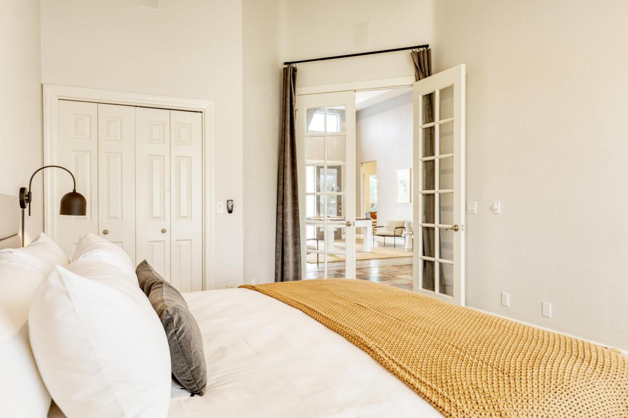 Holiday home Sunridge By Avantstay Glorious Estate W Pool Hot Tub Ping Pong Pool Table