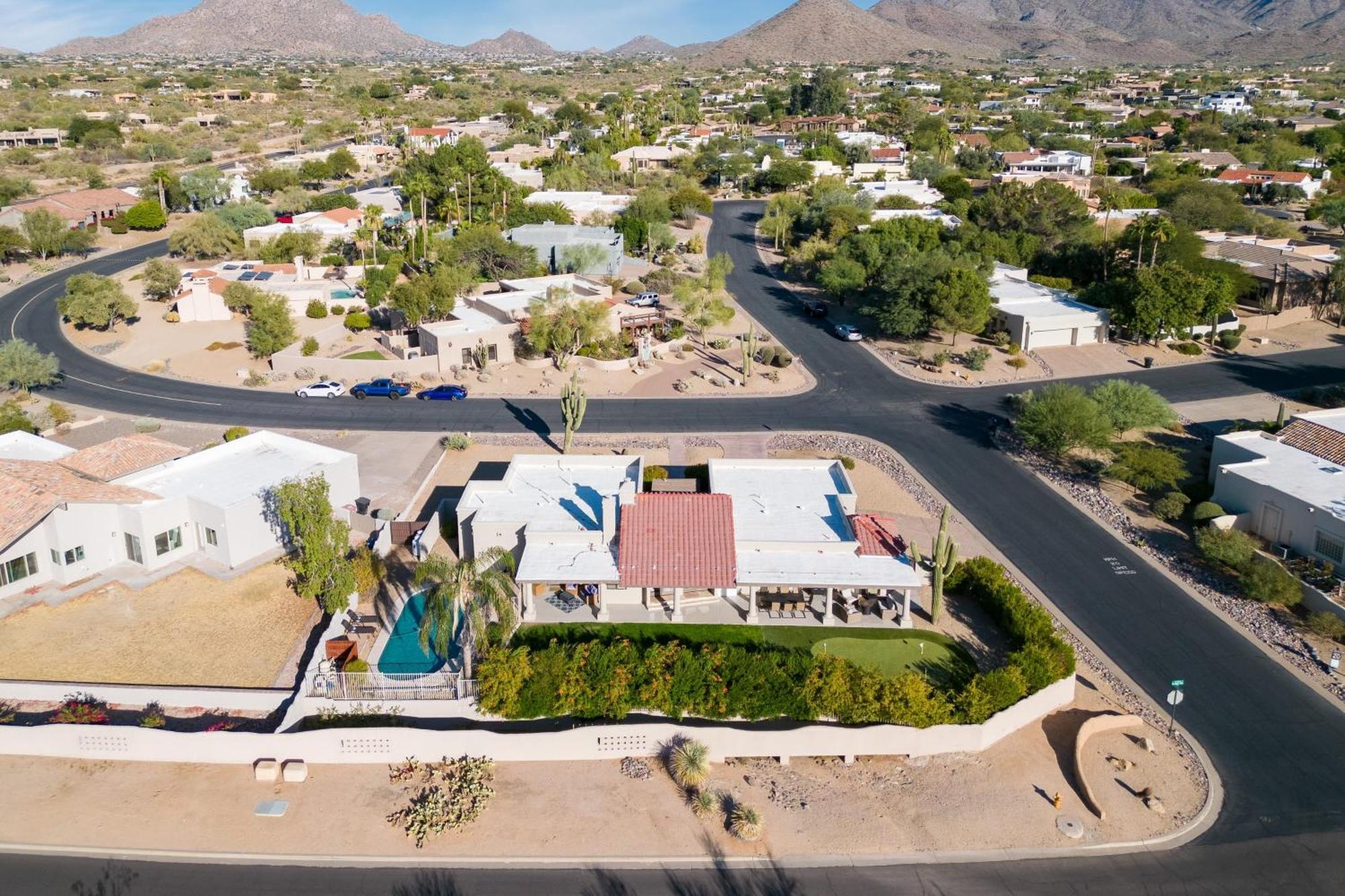 Holiday home Sonoran Sunshine By Avantstay Pool Putting Green Bbq Ping Pong Pool Table Entertainers Wonderland
