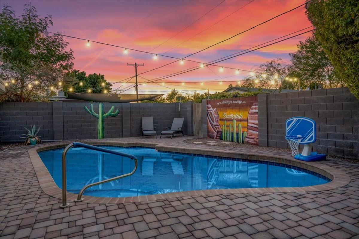 Holiday home Basketball Court & Heated Pool, 1 Mi To Old Town! *