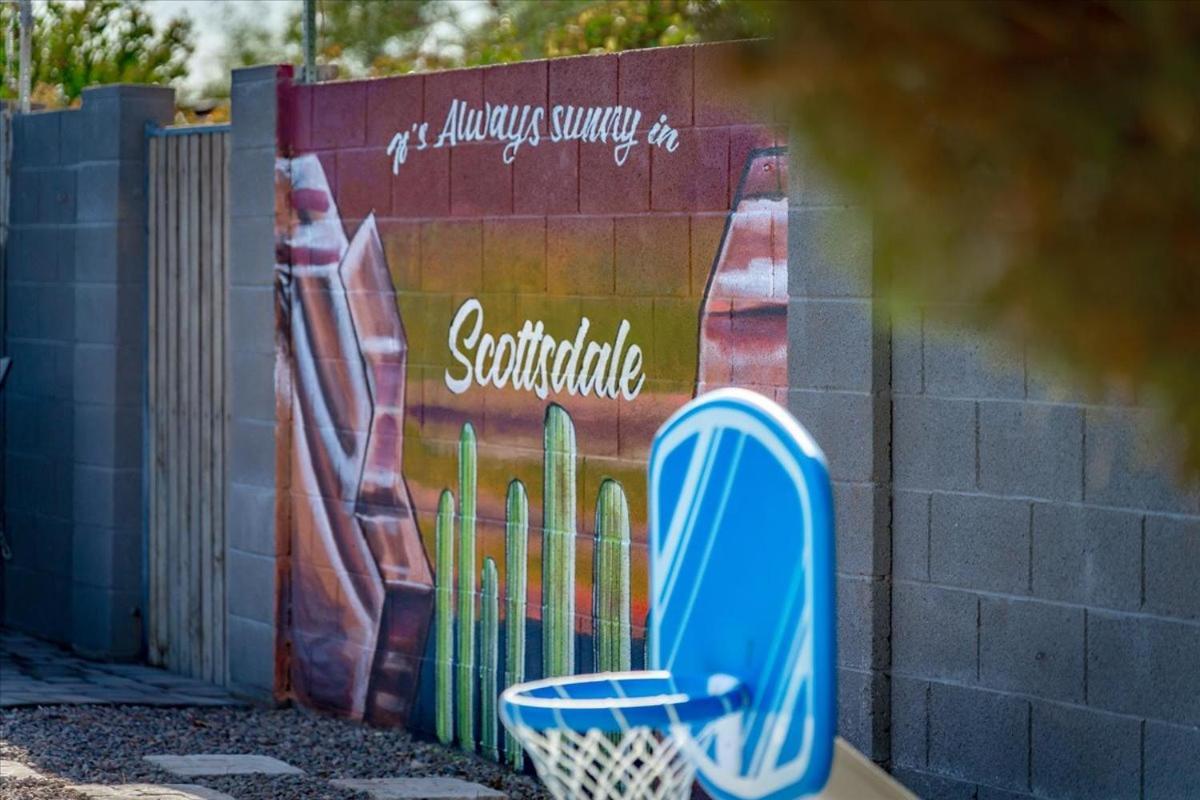 Holiday home Basketball Court & Heated Pool, 1 Mi To Old Town!
