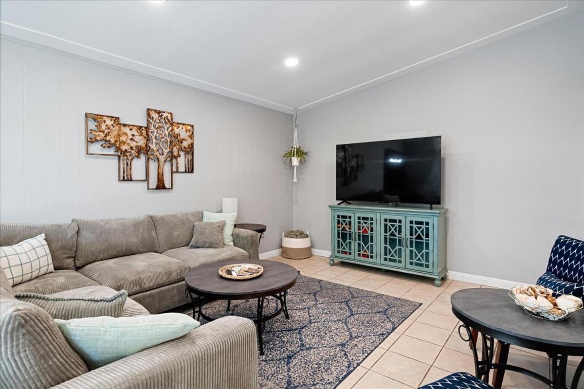 Basketball Court & Heated Pool, 1 Mi To Old Town! Holiday home Scottsdale