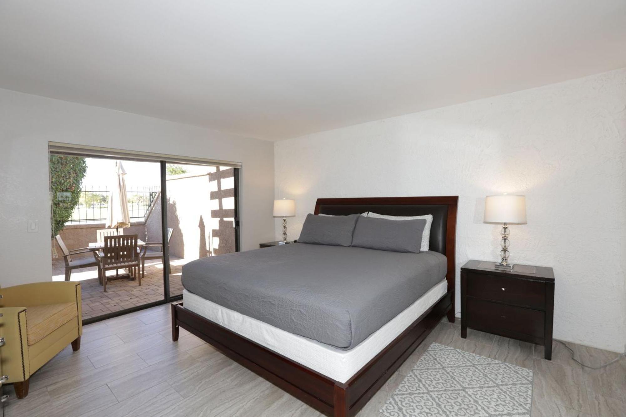 Waterfront, Golf, Camelback Mtn View, 2 Patios * Scottsdale