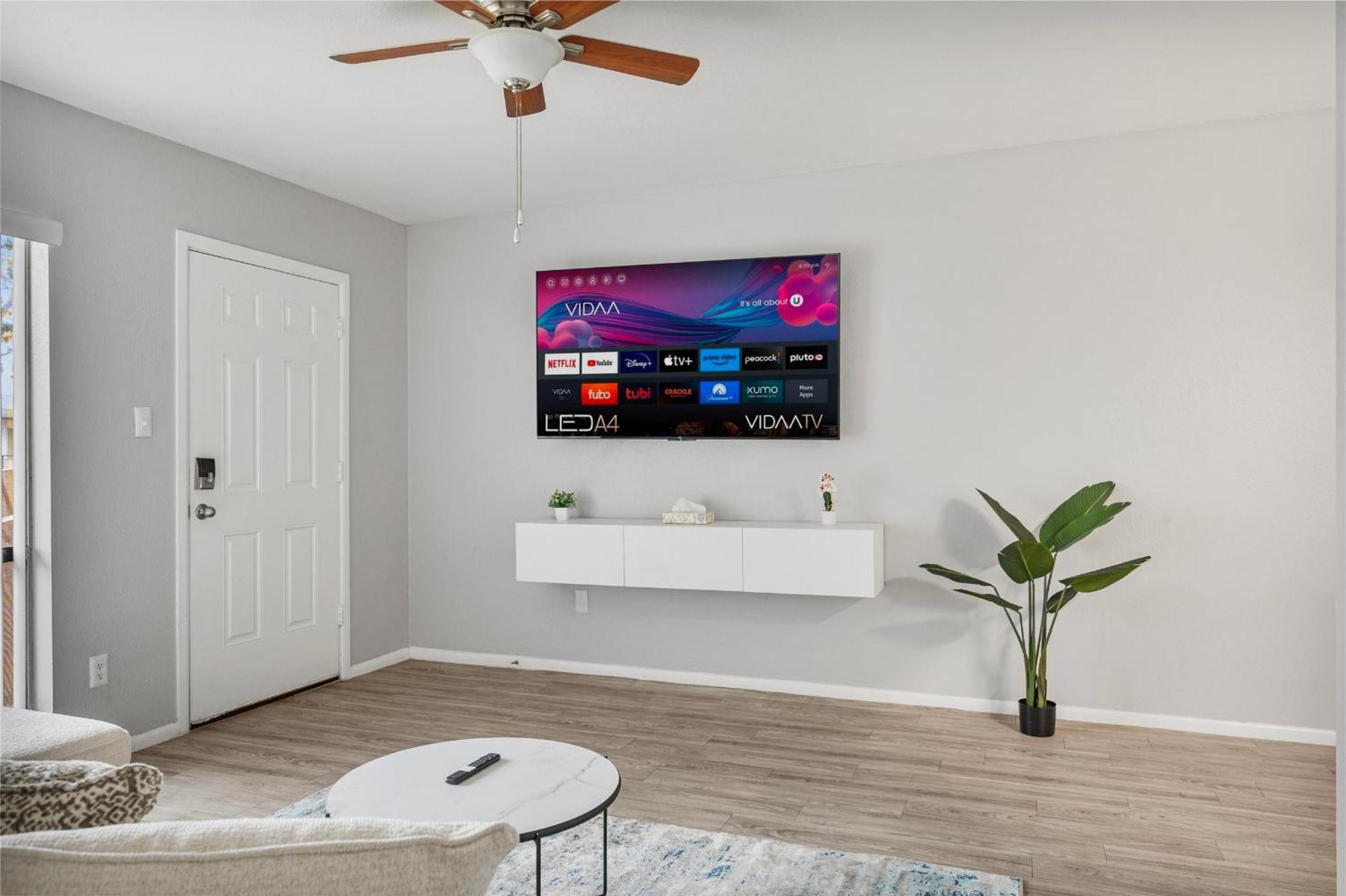 Apartment Stylish 1br With Pool Access & Free Parking