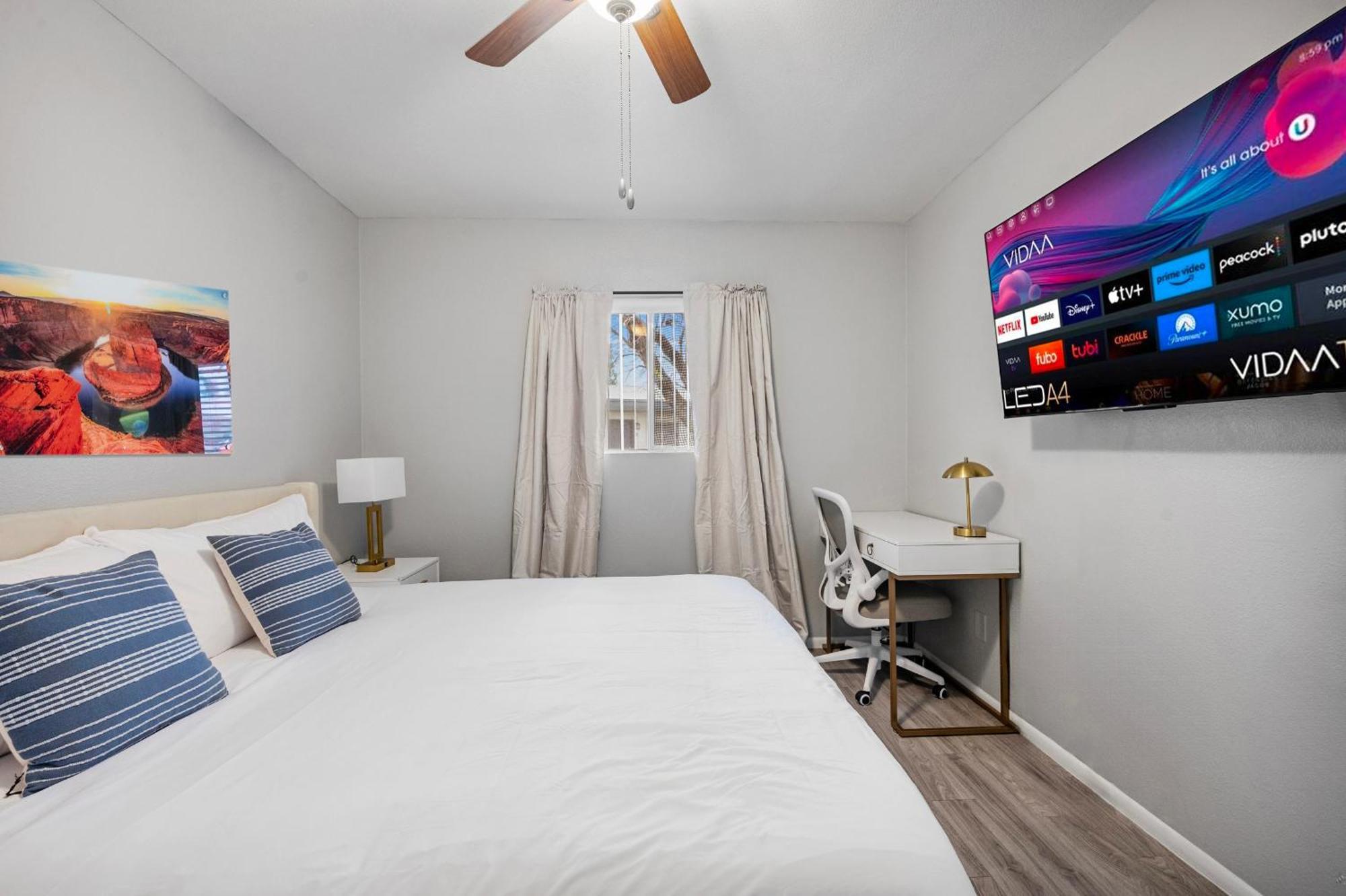 Stylish 1br With Pool Access & Free Parking *