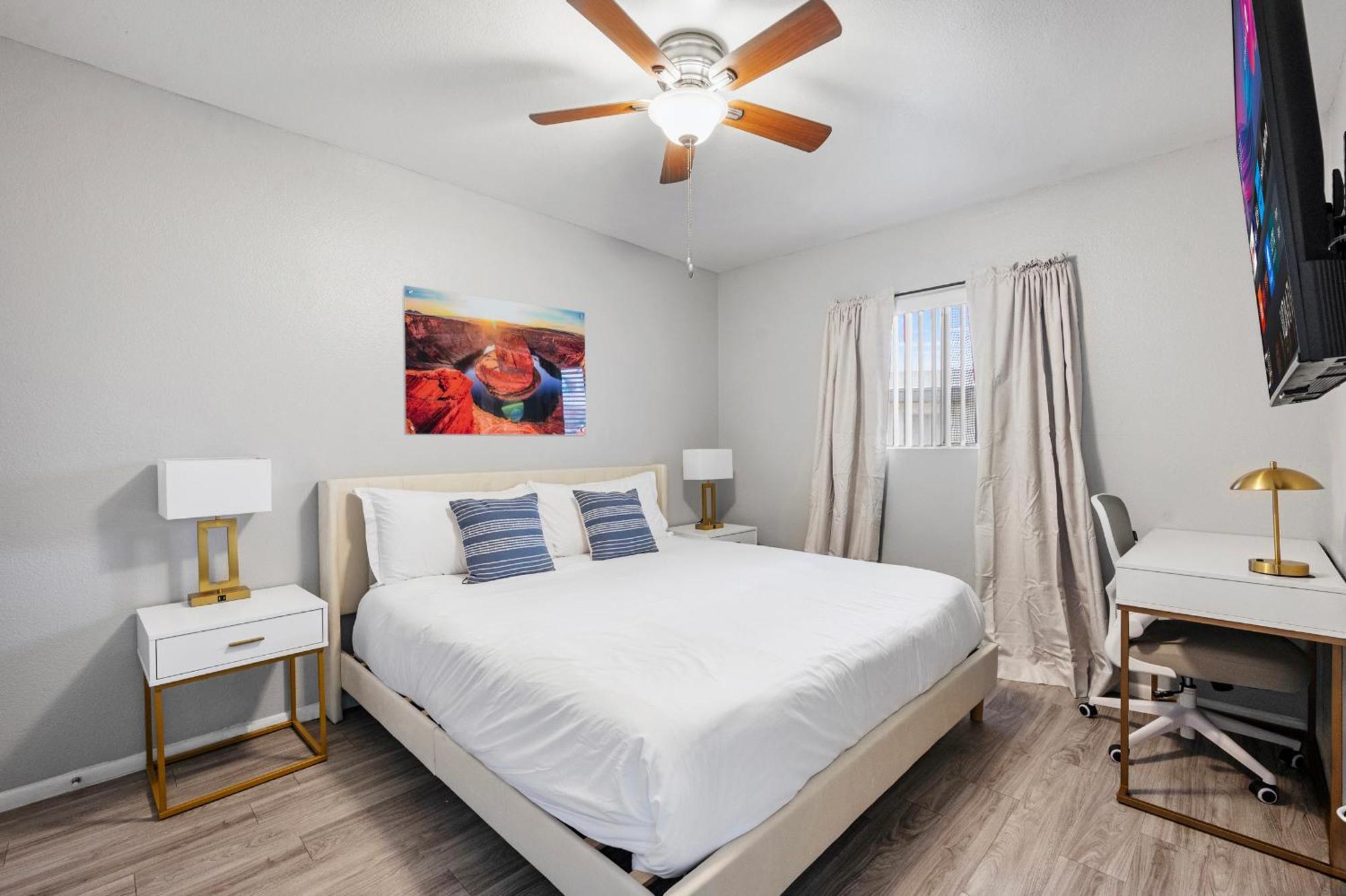 Stylish 1br With Pool Access & Free Parking Apartment *
