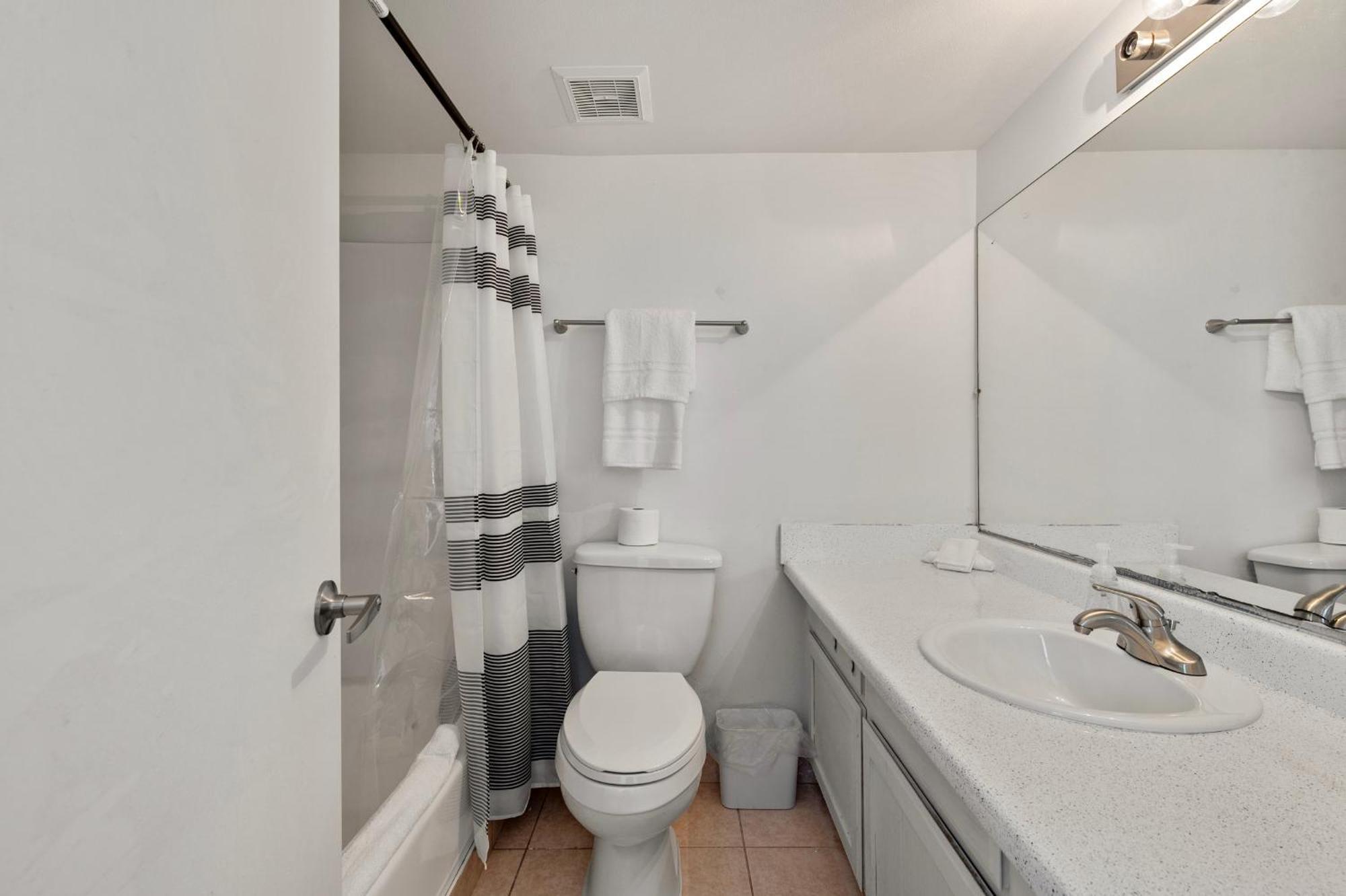 Apartment Cozy - King Bed, Pool, & Parking Scottsdale