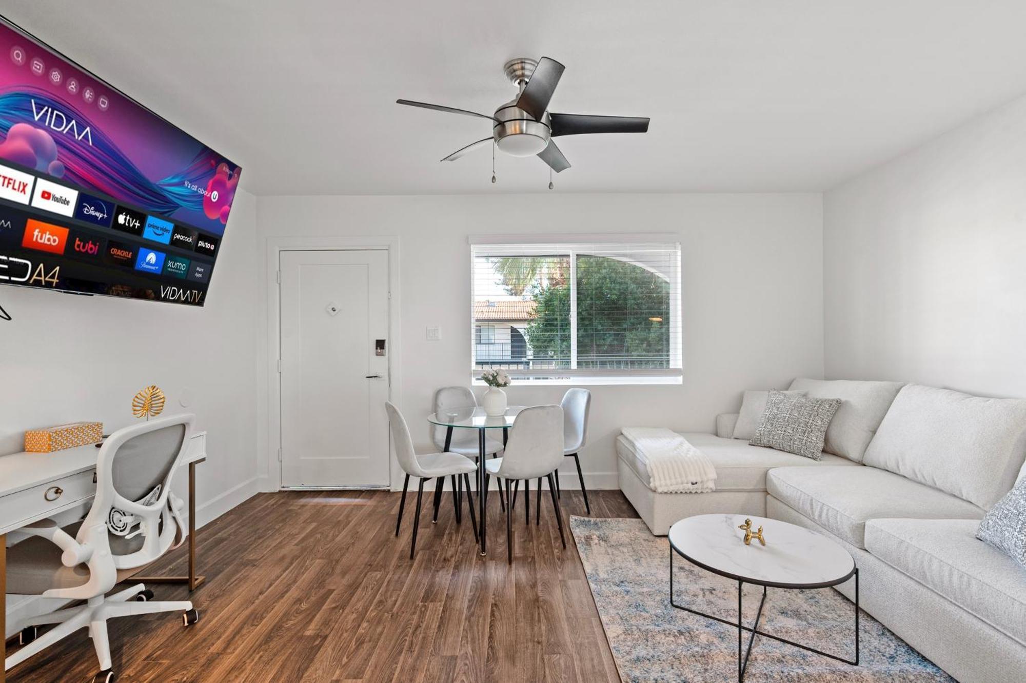 Apartment Cozy - King Bed, Pool, & Parking Scottsdale