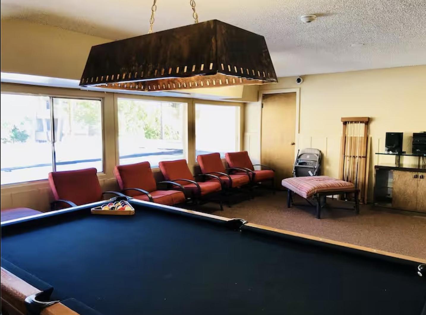 Chic With Parking Spot - Minutes To Old Town!