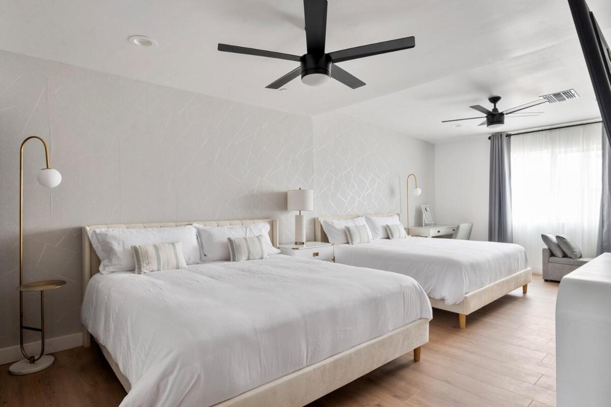 Apartment Luxurious 4b3b With Pool And Free Parking
