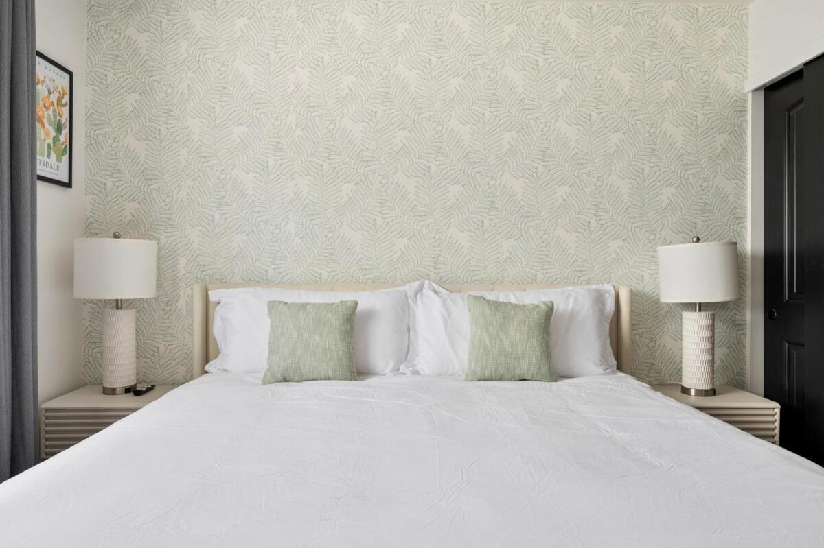 Luxurious 4b3b With Pool And Free Parking Apartment *
