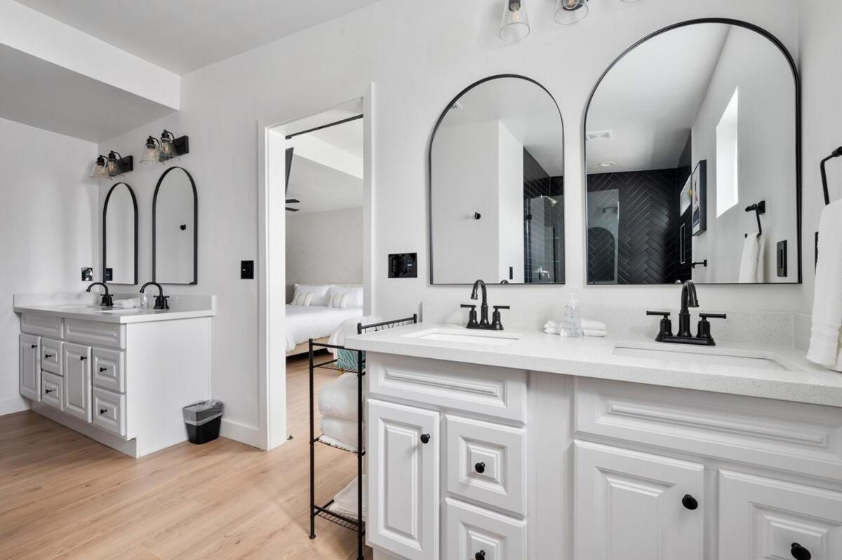 Apartment Luxurious 4b3b With Pool And Free Parking *