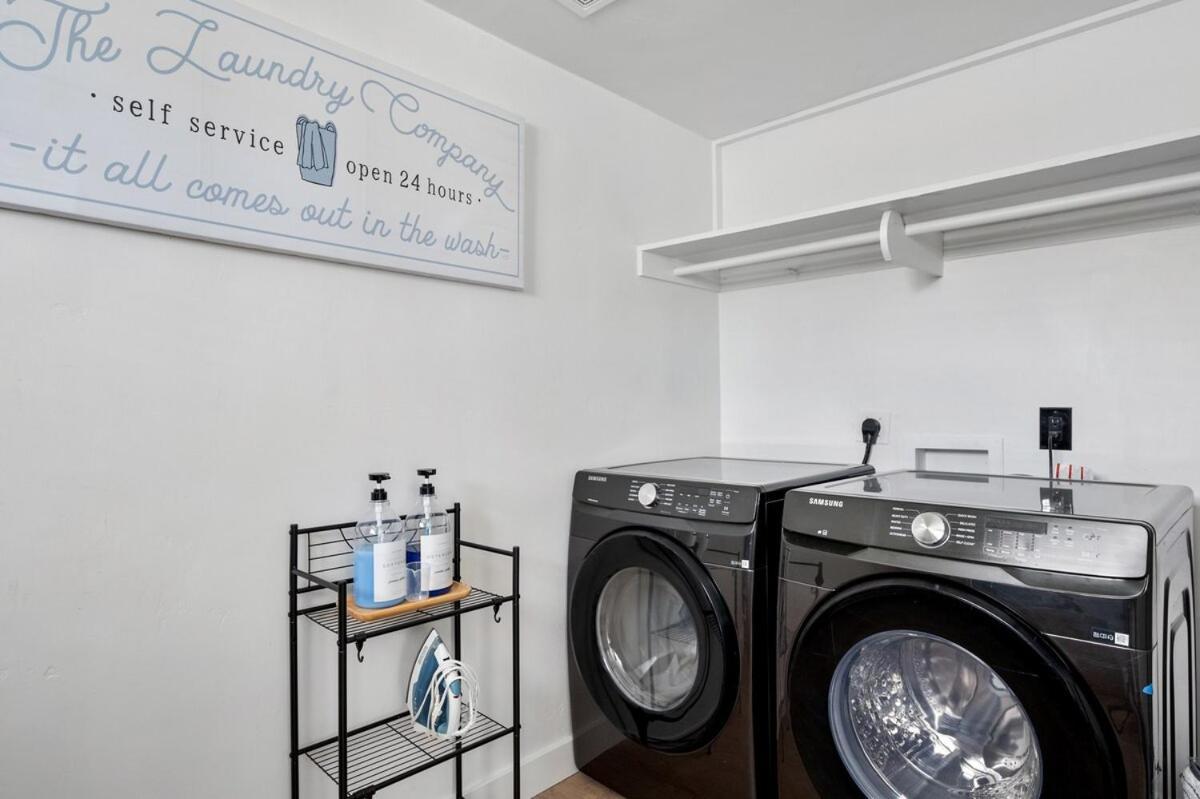 Apartment Luxurious 4b3b With Pool And Free Parking